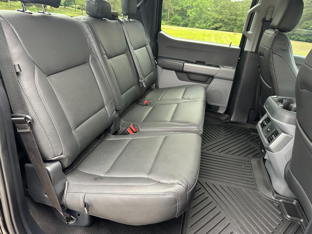 Ford Super Duty F-350 DRW XLT 4WD Crew Cab 8' Box 2024