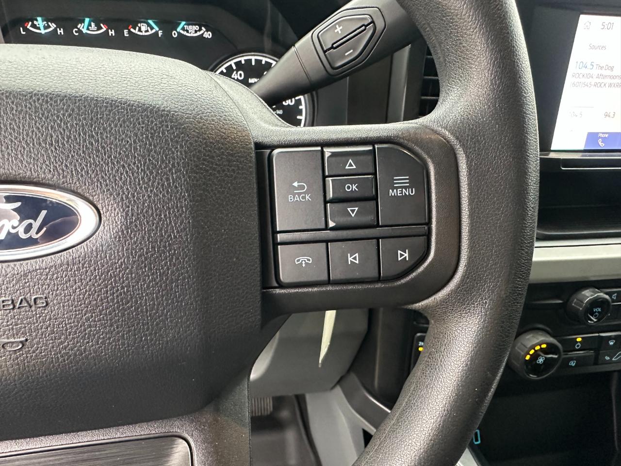 Ford Super Duty F-350 DRW XLT 4WD Crew Cab 8' Box 2024
