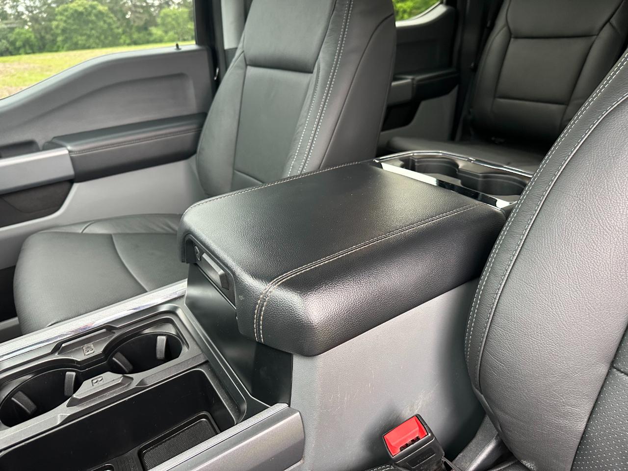 Ford Super Duty F-350 DRW XLT 4WD Crew Cab 8' Box 2024