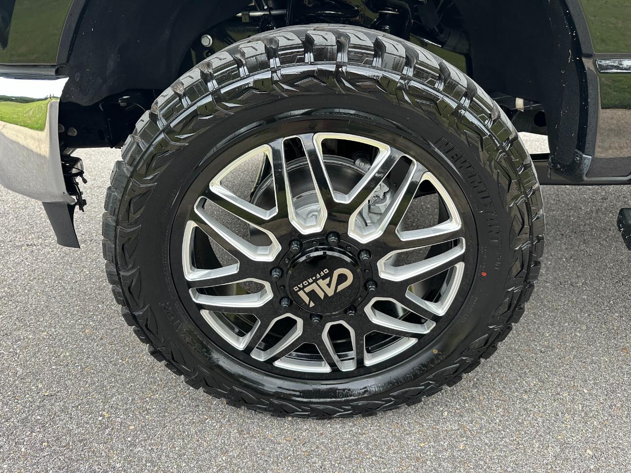 Ford Super Duty F-350 DRW XLT 4WD Crew Cab 8' Box 2024