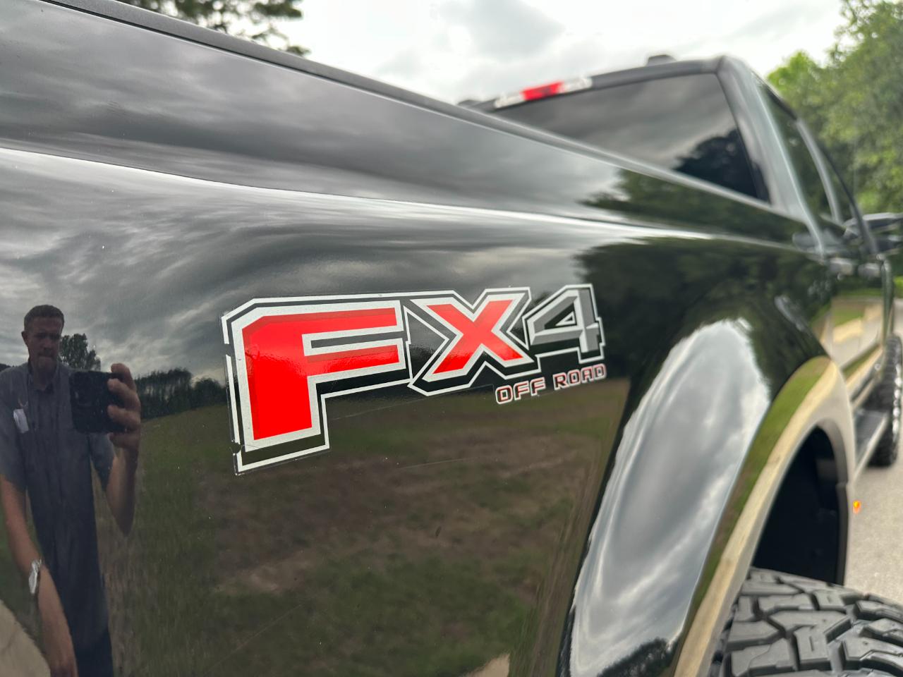 Ford Super Duty F-350 DRW XLT 4WD Crew Cab 8' Box 2024