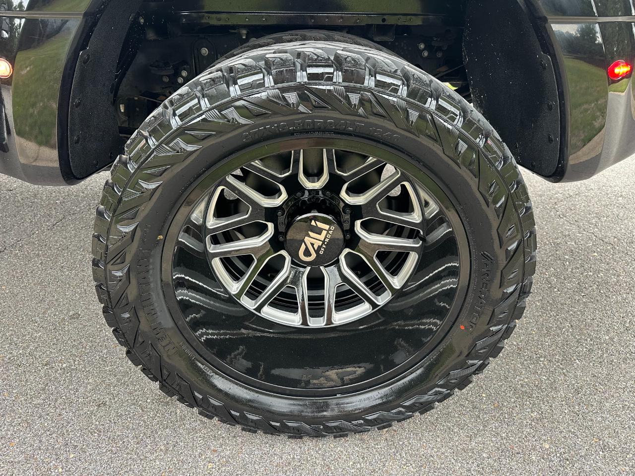 Ford Super Duty F-350 DRW XLT 4WD Crew Cab 8' Box 2024