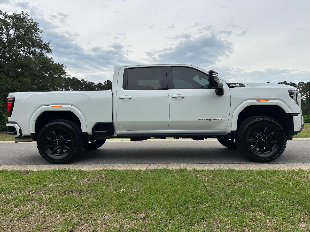 GMC Sierra 2500HD 4WD Crew Cab 159" AT4 2024