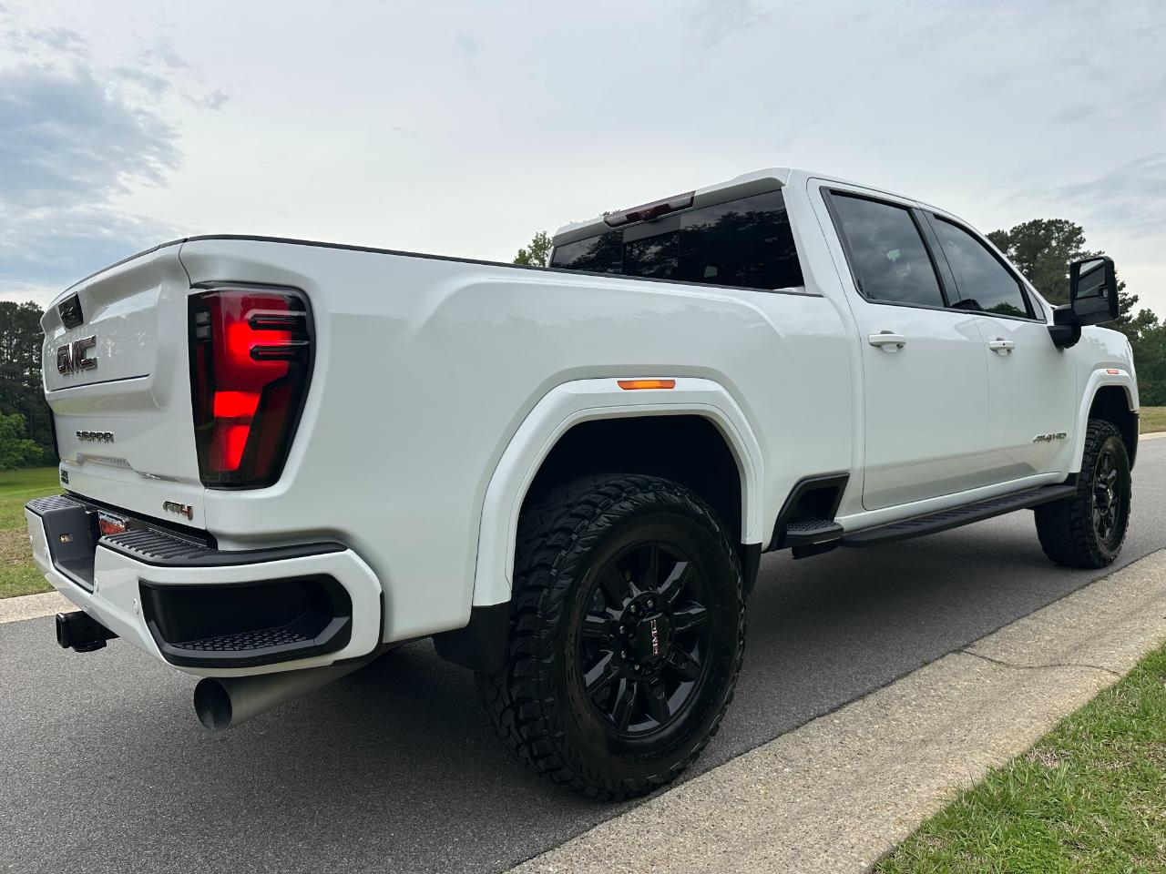 GMC Sierra 2500HD 4WD Crew Cab 159" AT4 2024