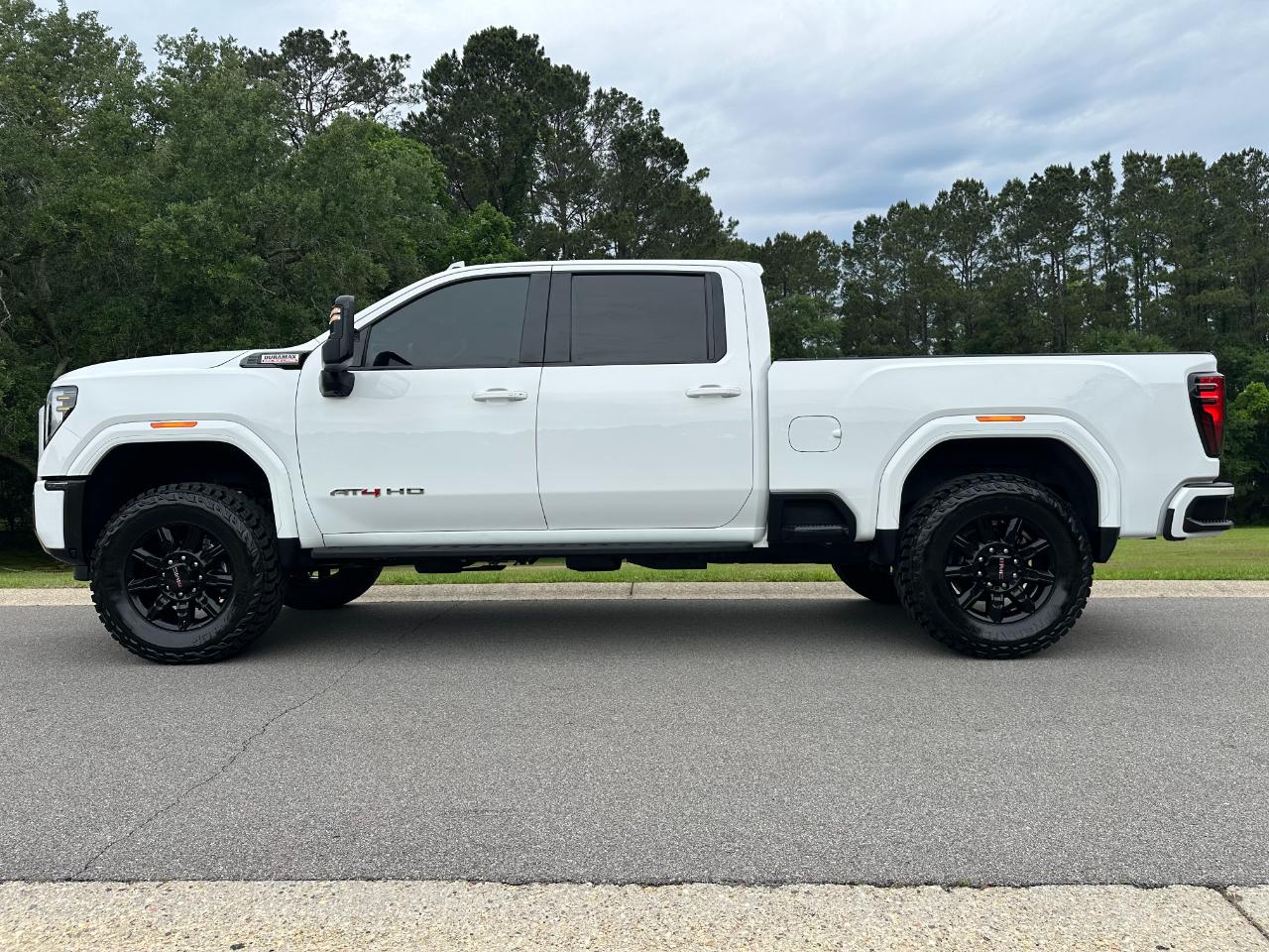 GMC Sierra 2500HD 4WD Crew Cab 159" AT4 2024