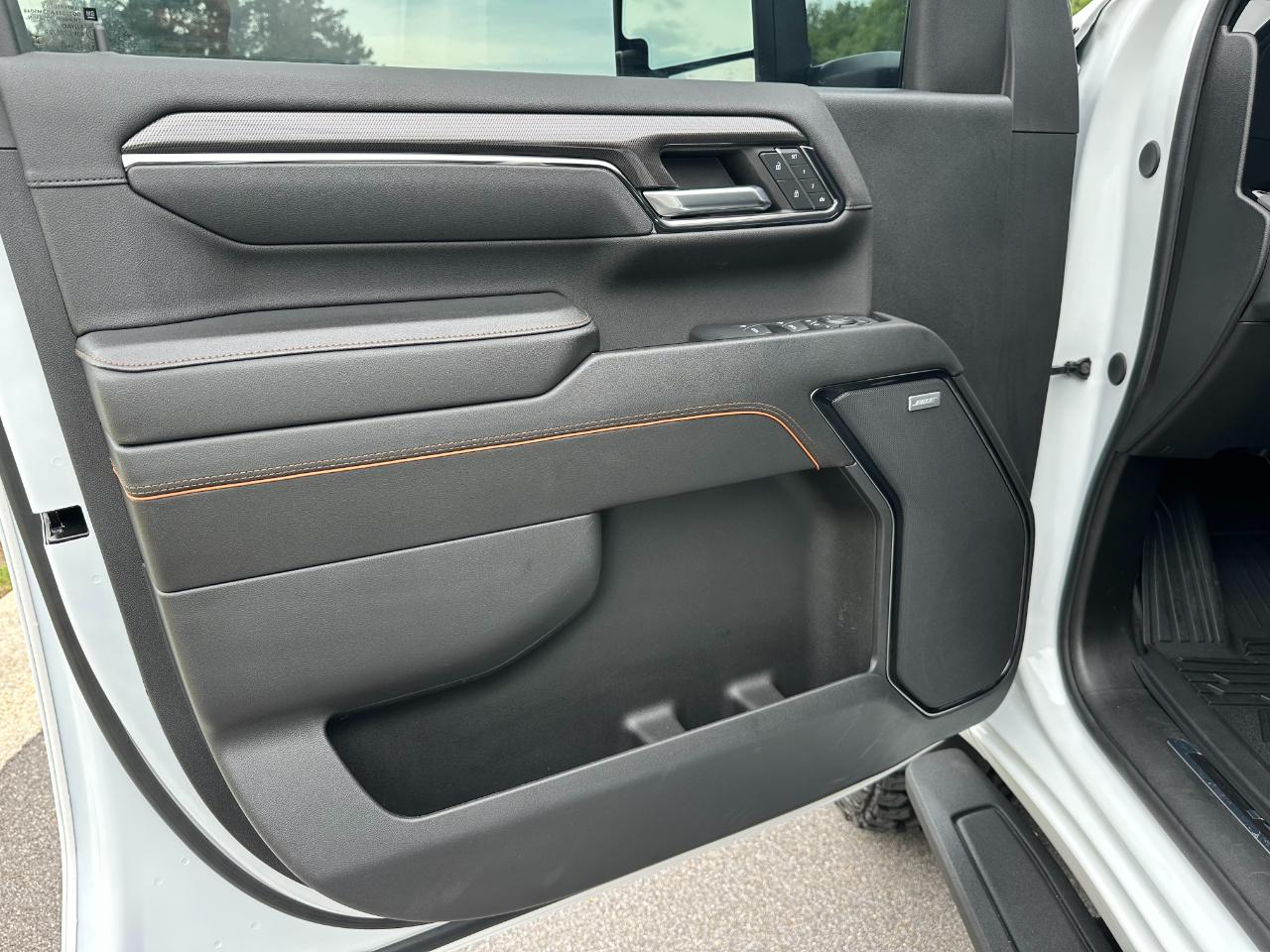 GMC Sierra 2500HD 4WD Crew Cab 159" AT4 2024