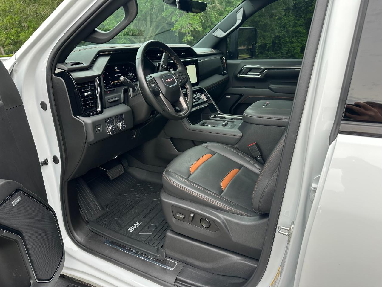 GMC Sierra 2500HD 4WD Crew Cab 159" AT4 2024