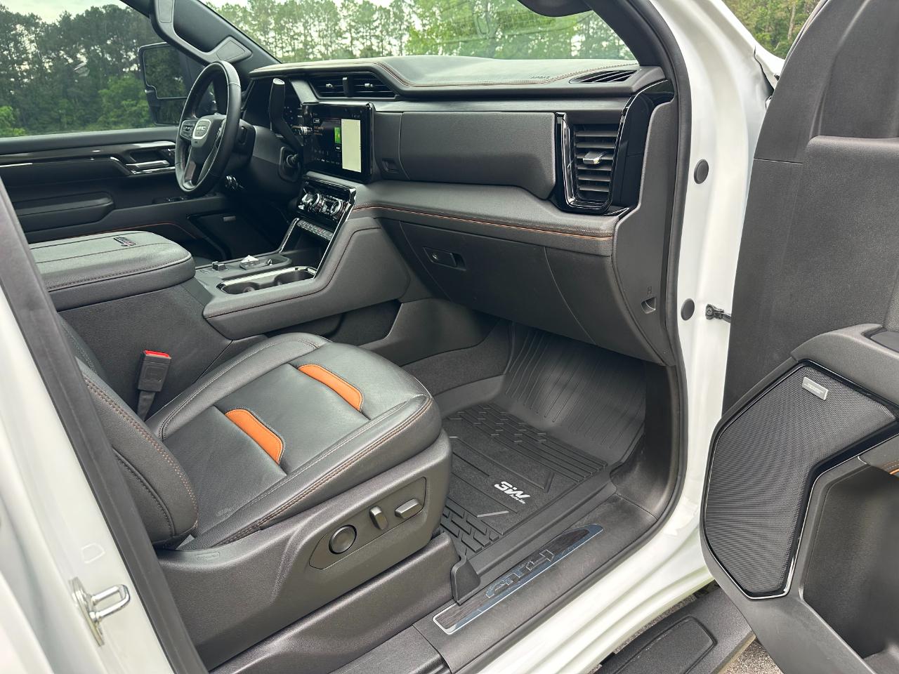 GMC Sierra 2500HD 4WD Crew Cab 159" AT4 2024