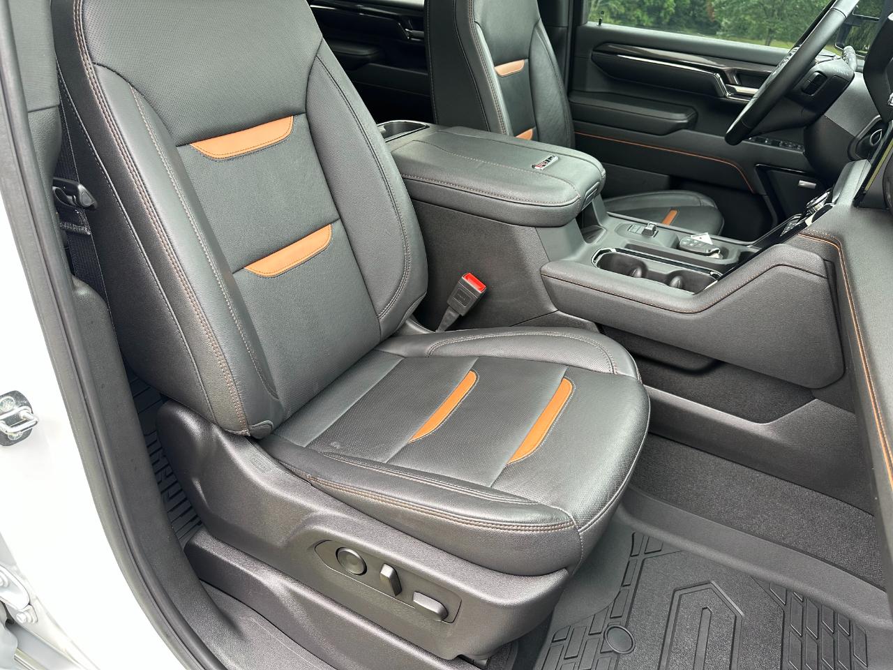 GMC Sierra 2500HD 4WD Crew Cab 159" AT4 2024