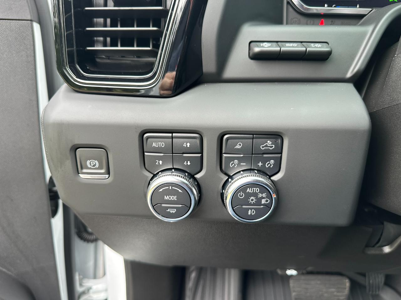 GMC Sierra 2500HD 4WD Crew Cab 159" AT4 2024