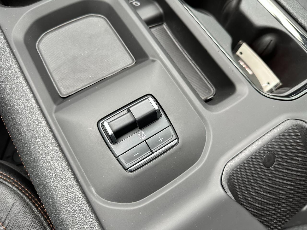 GMC Sierra 2500HD 4WD Crew Cab 159" AT4 2024