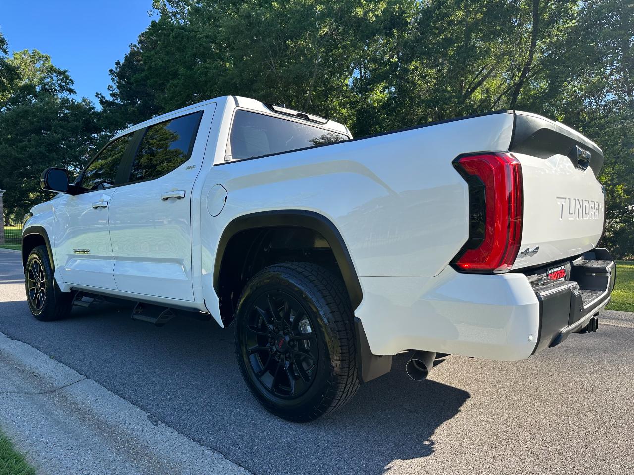 Toyota Tundra 4WD SR5 CrewMax 5.5' Bed (Natl) 2026
