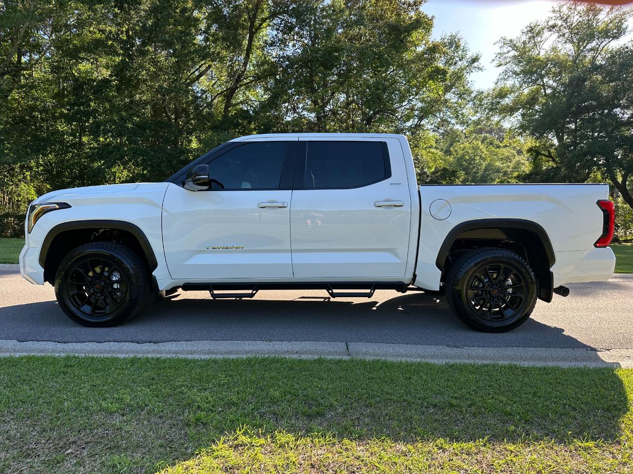 Toyota Tundra 4WD SR5 CrewMax 5.5' Bed (Natl) 2026