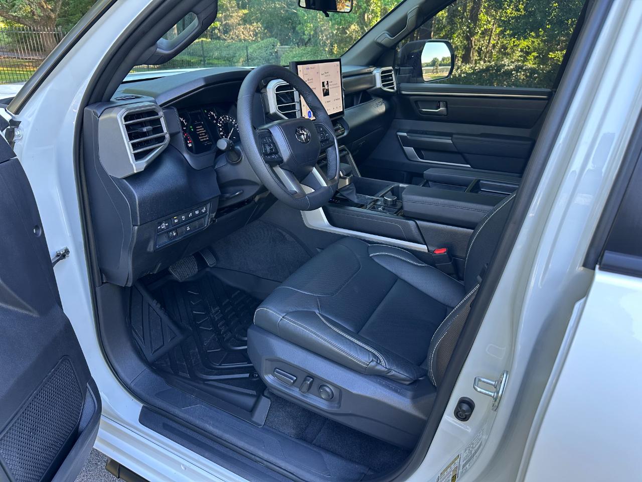 Toyota Tundra 4WD SR5 CrewMax 5.5' Bed (Natl) 2026