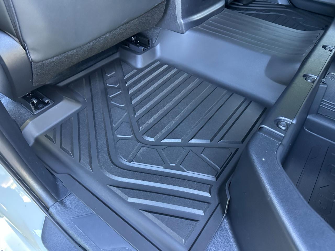 Toyota Tundra 4WD SR5 CrewMax 5.5' Bed (Natl) 2026