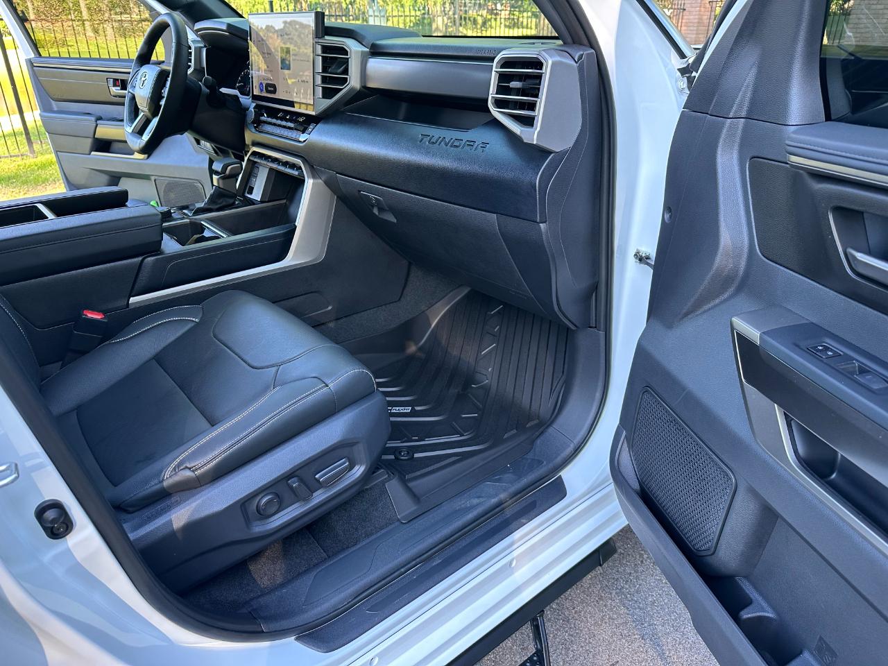 Toyota Tundra 4WD SR5 CrewMax 5.5' Bed (Natl) 2026