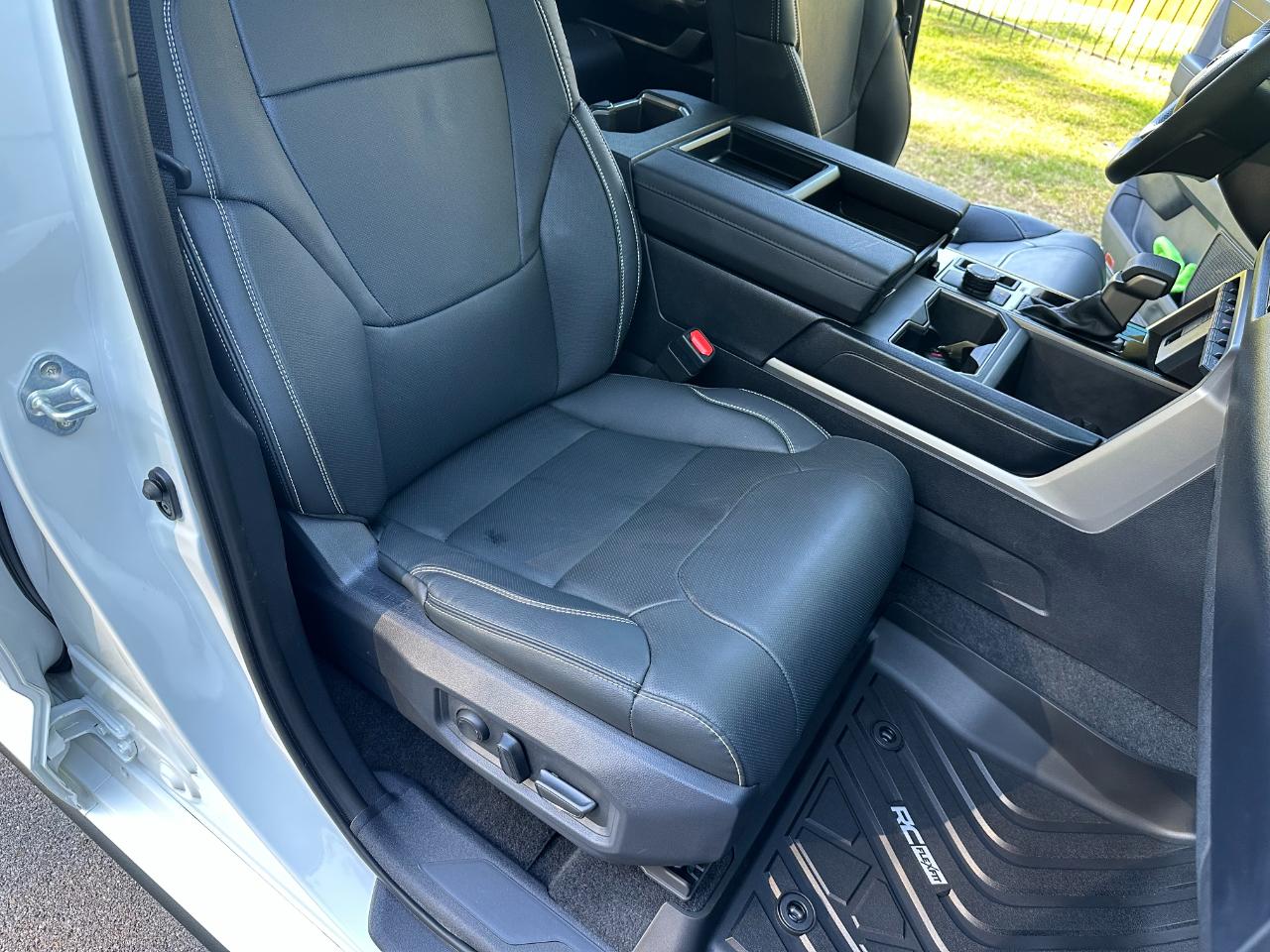 Toyota Tundra 4WD SR5 CrewMax 5.5' Bed (Natl) 2026