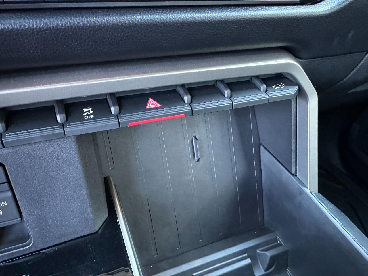 Toyota Tundra 4WD SR5 CrewMax 5.5' Bed (Natl) 2026