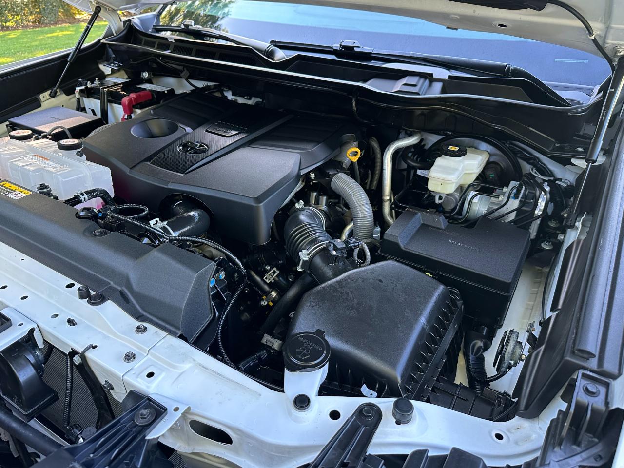 Toyota Tundra 4WD SR5 CrewMax 5.5' Bed (Natl) 2026