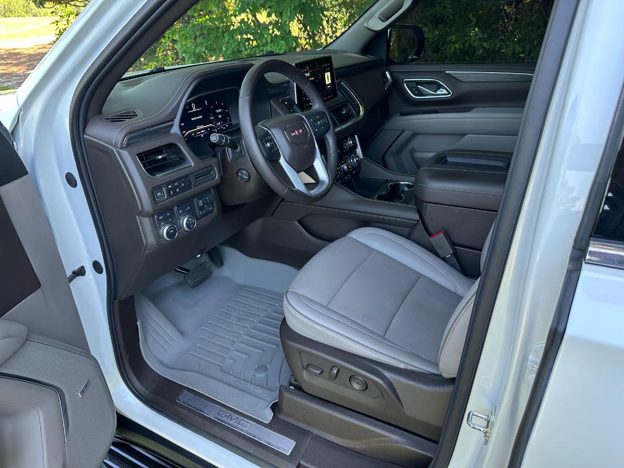 GMC Yukon 4WD 4dr SLT 2024