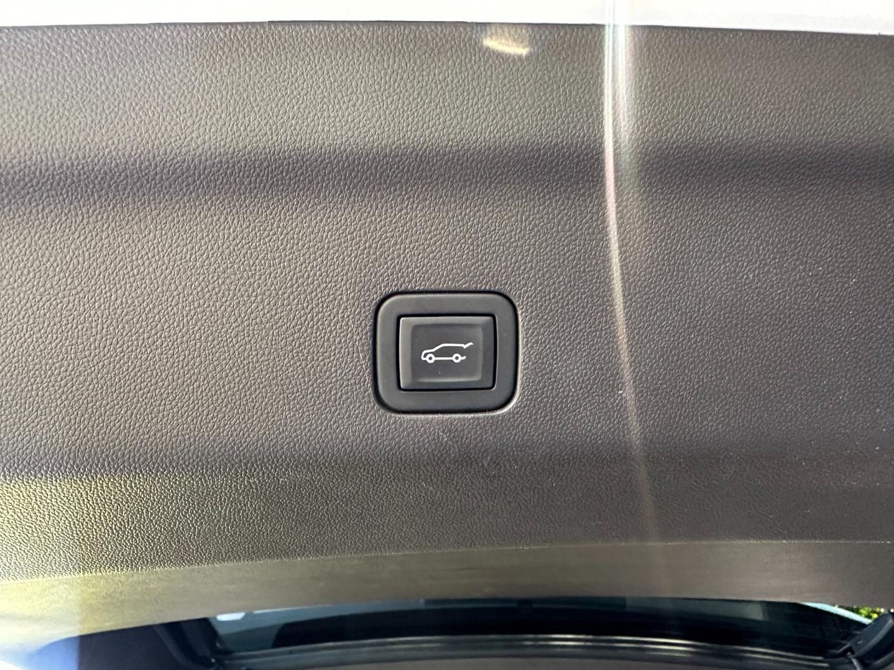 GMC Yukon 4WD 4dr SLT 2024