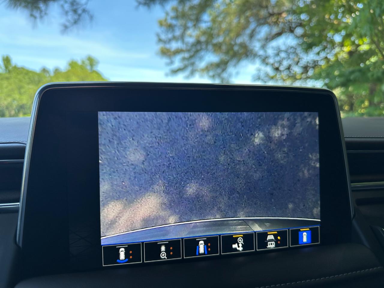 GMC Yukon 4WD 4dr SLT 2024