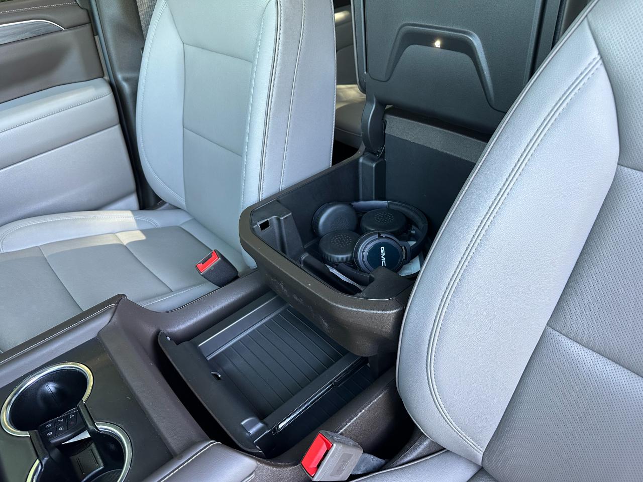 GMC Yukon 4WD 4dr SLT 2024