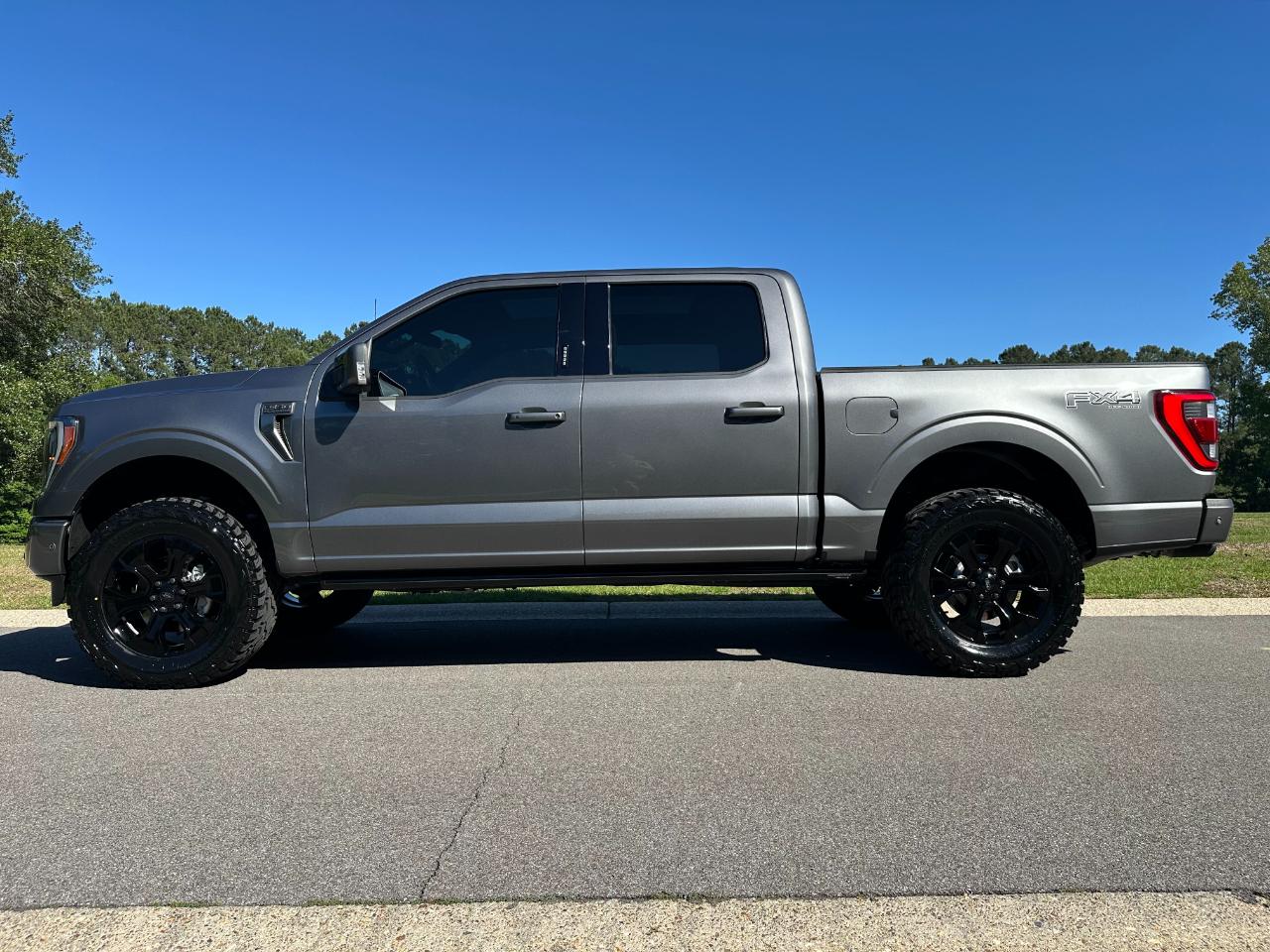 Ford F-150 Platinum 4WD SuperCrew 5.5' Box 2023