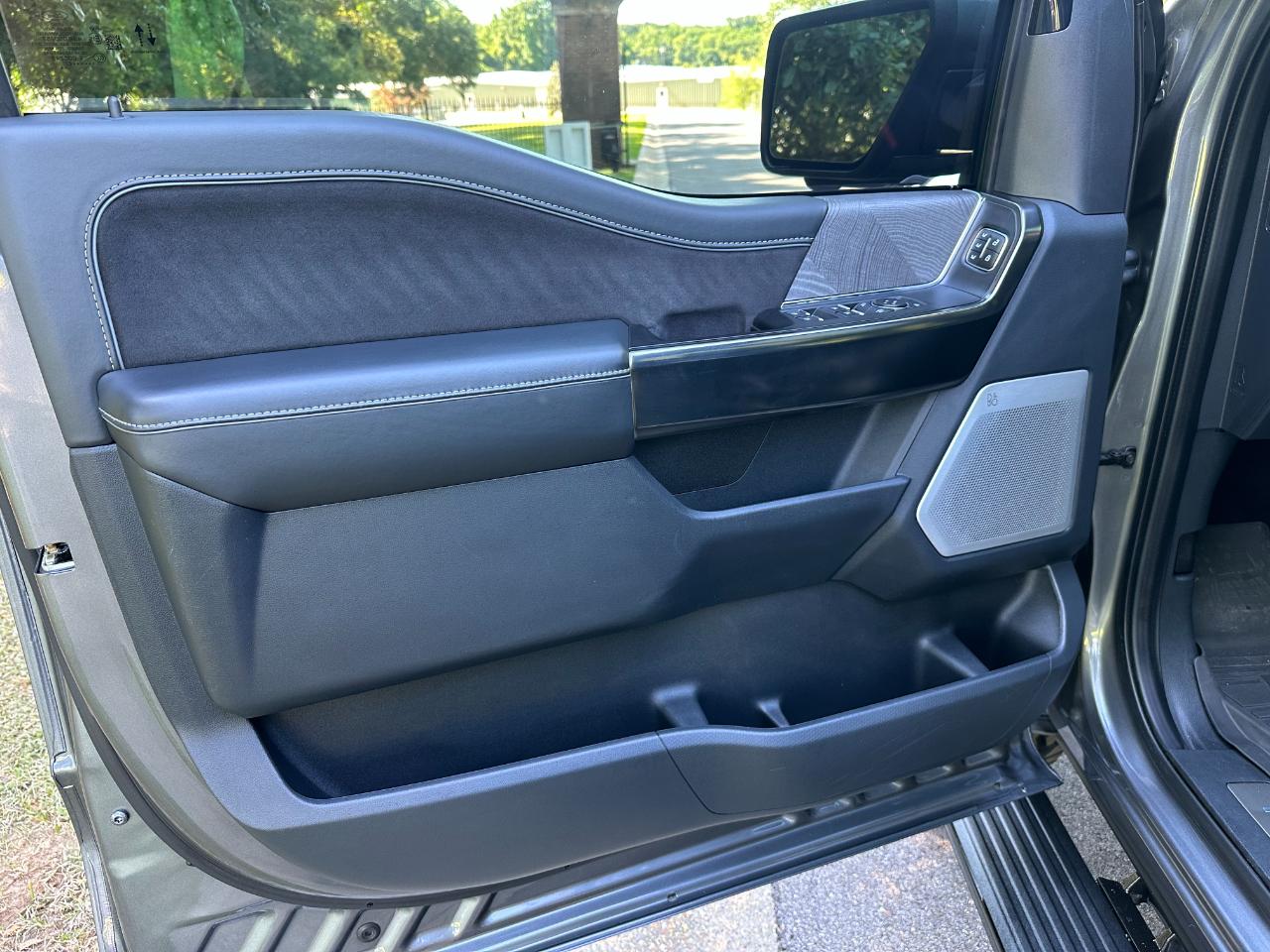 Ford F-150 Platinum 4WD SuperCrew 5.5' Box 2023