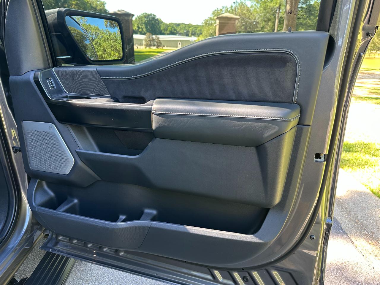 Ford F-150 Platinum 4WD SuperCrew 5.5' Box 2023