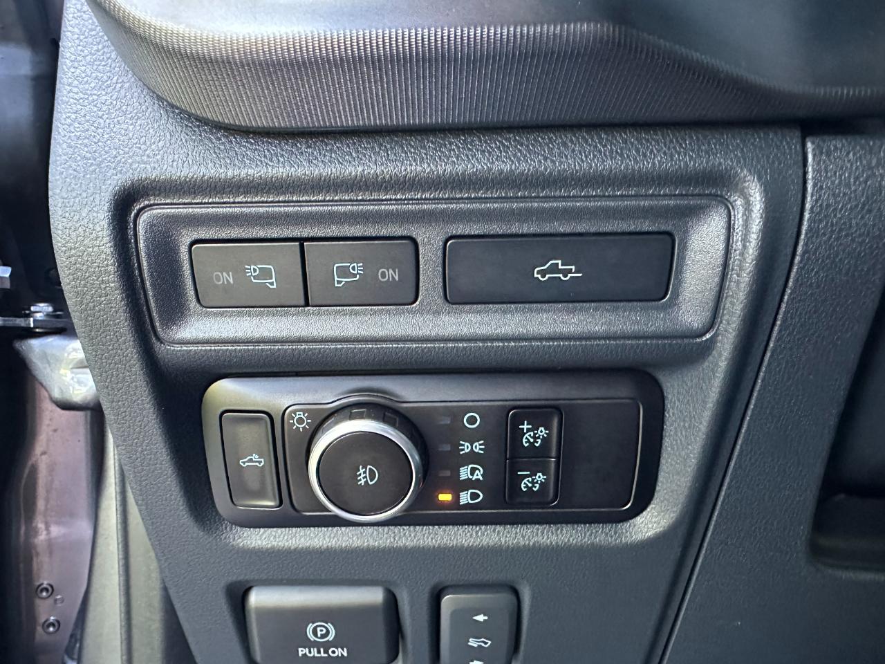 Ford F-150 Platinum 4WD SuperCrew 5.5' Box 2023