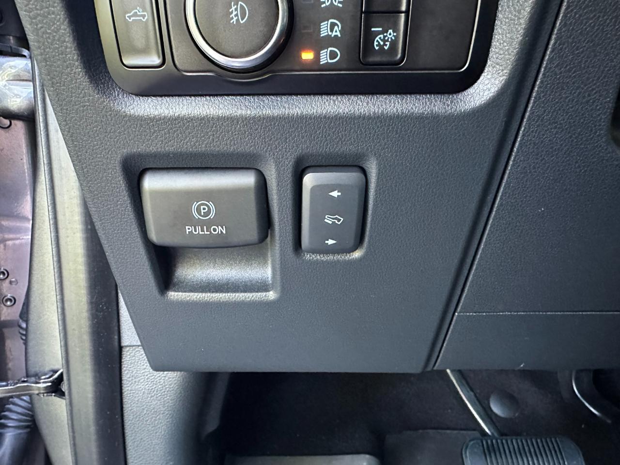 Ford F-150 Platinum 4WD SuperCrew 5.5' Box 2023