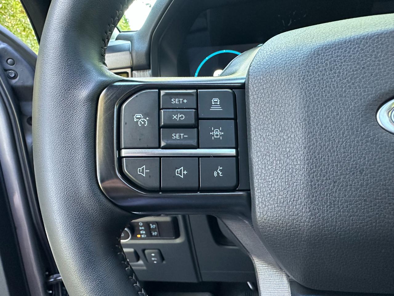 Ford F-150 Platinum 4WD SuperCrew 5.5' Box 2023