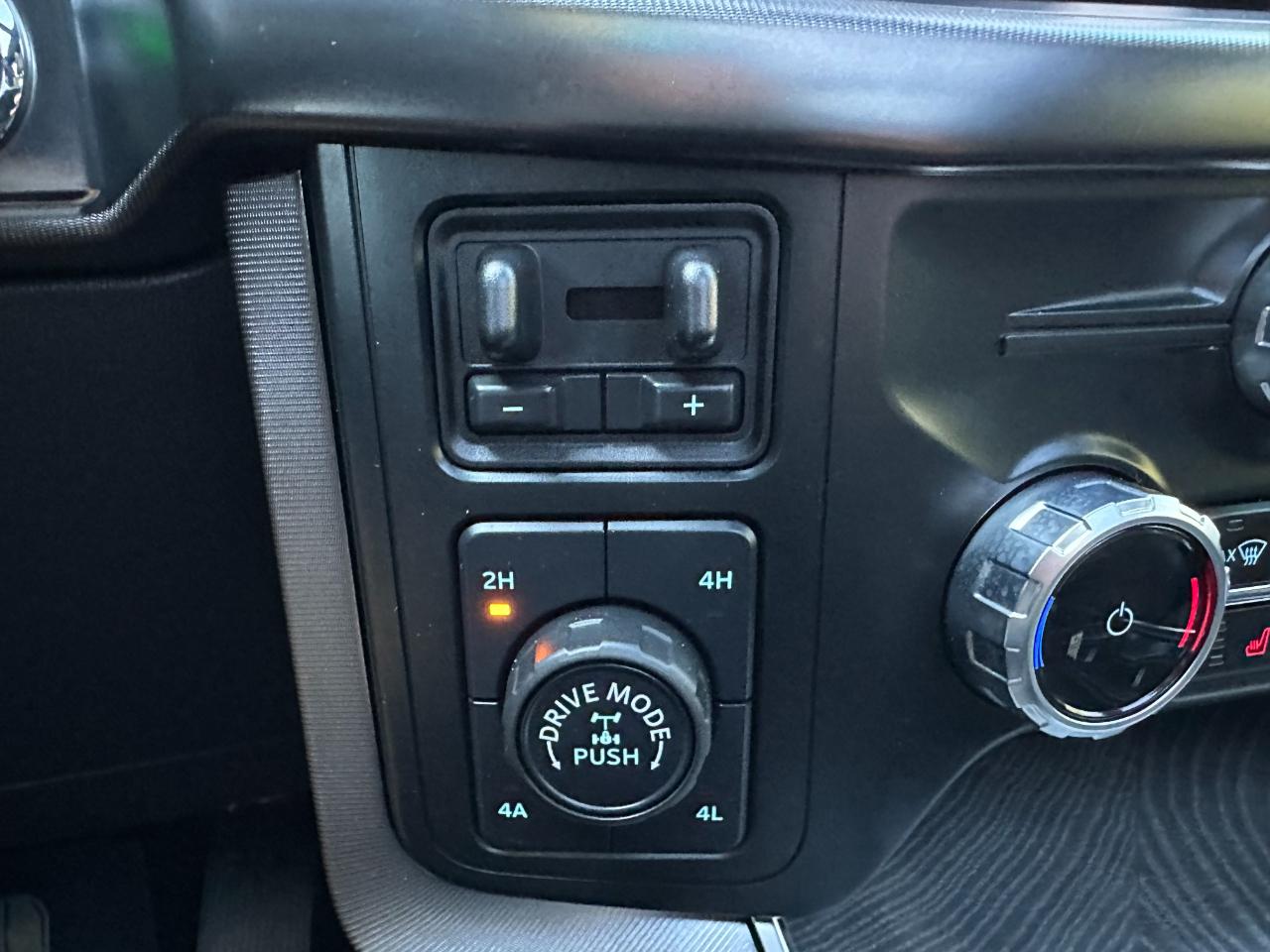 Ford F-150 Platinum 4WD SuperCrew 5.5' Box 2023