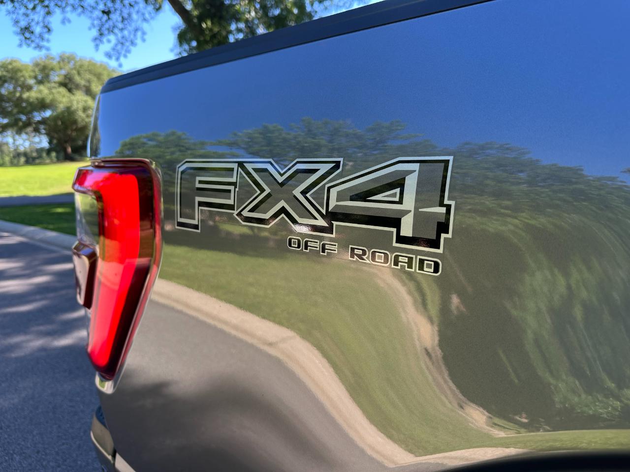 Ford F-150 Platinum 4WD SuperCrew 5.5' Box 2023