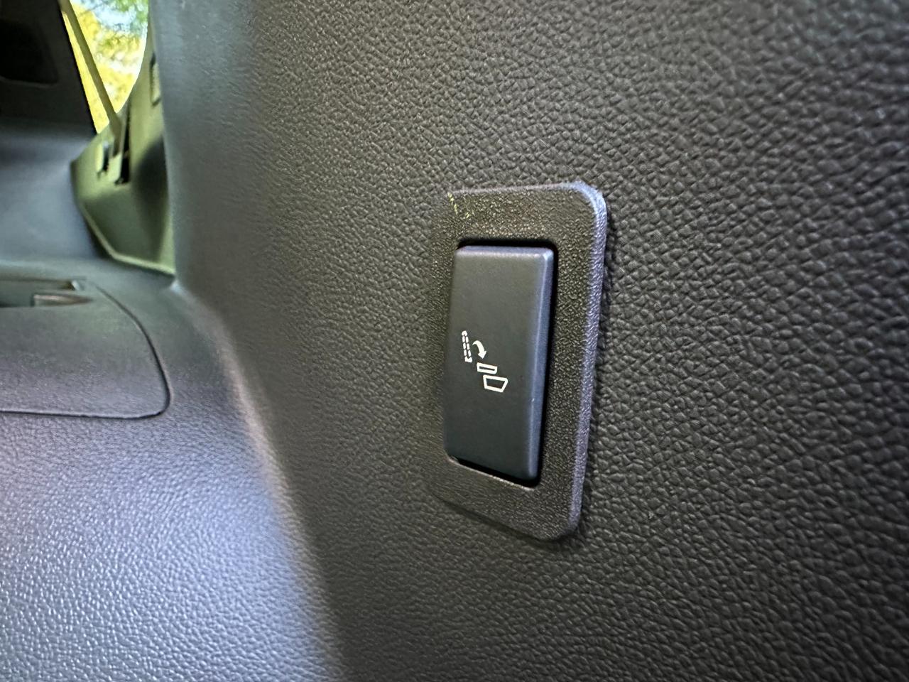GMC Yukon XL 2WD 4dr Elevation 2025