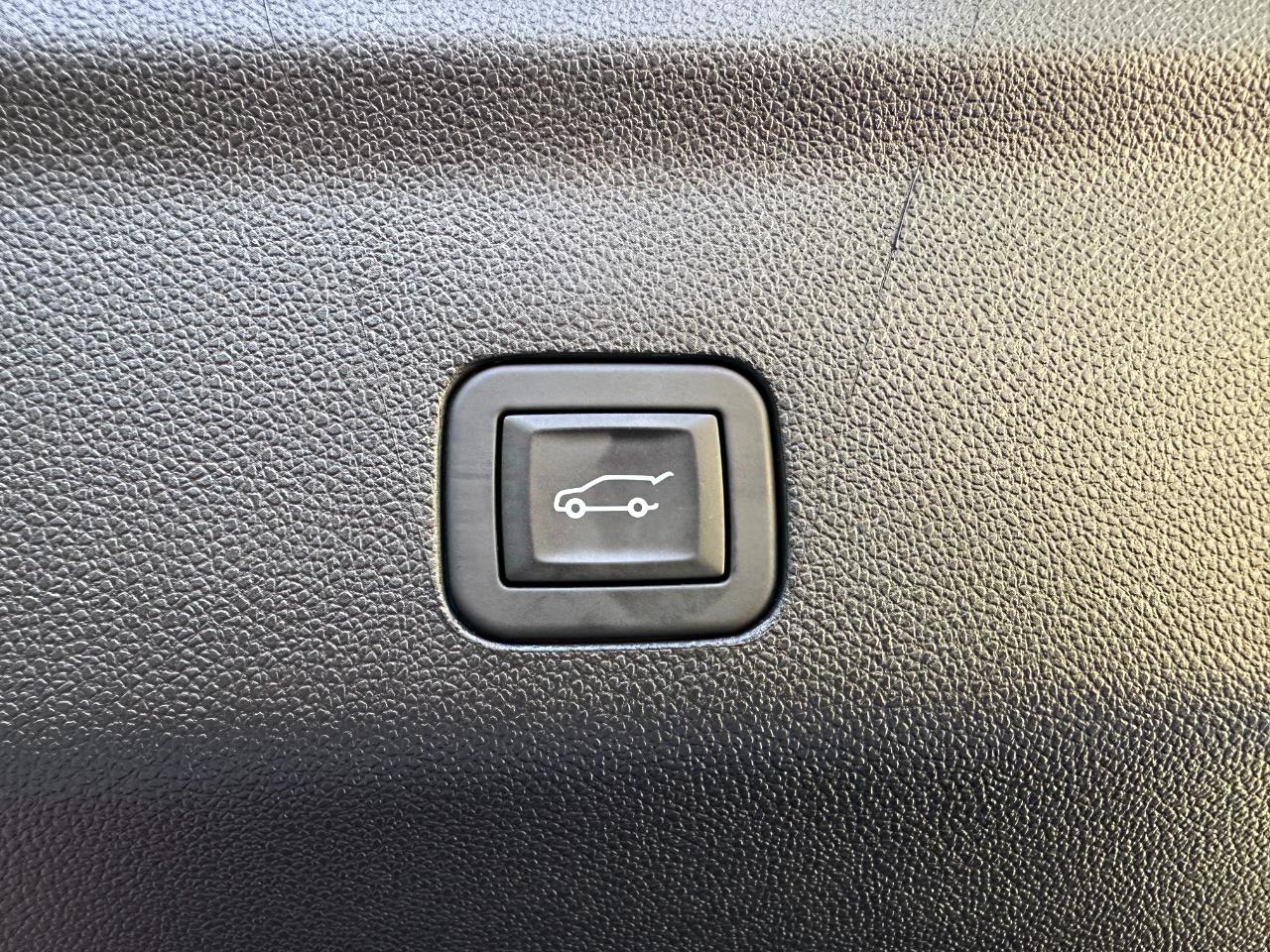 GMC Yukon XL 2WD 4dr Elevation 2025