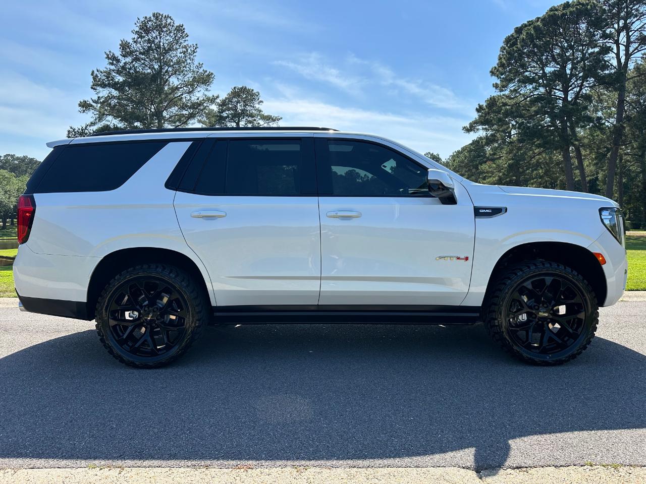 GMC Yukon 4WD 4dr AT4 2024