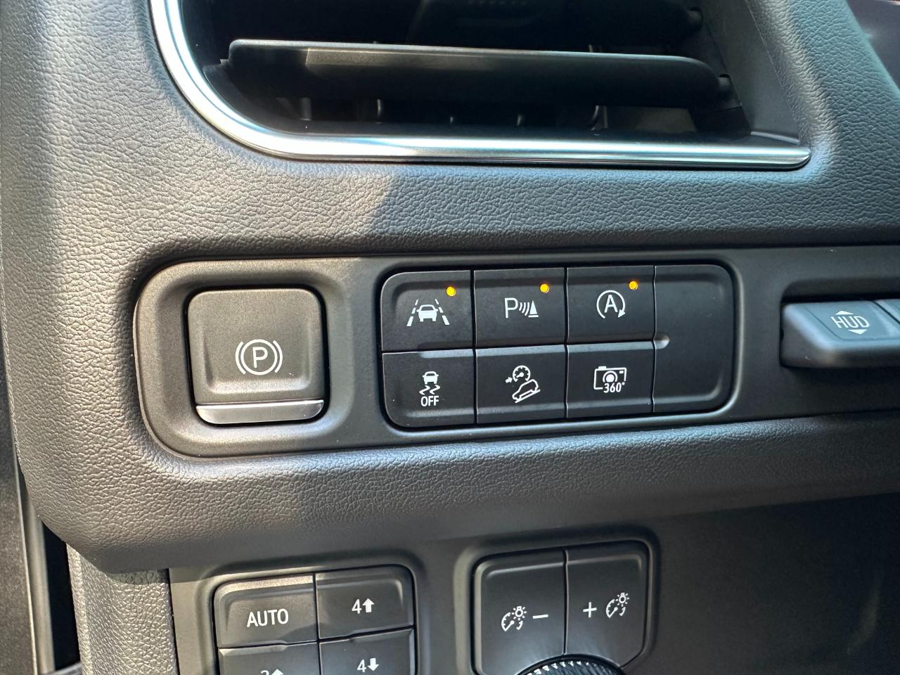 GMC Yukon 4WD 4dr AT4 2024