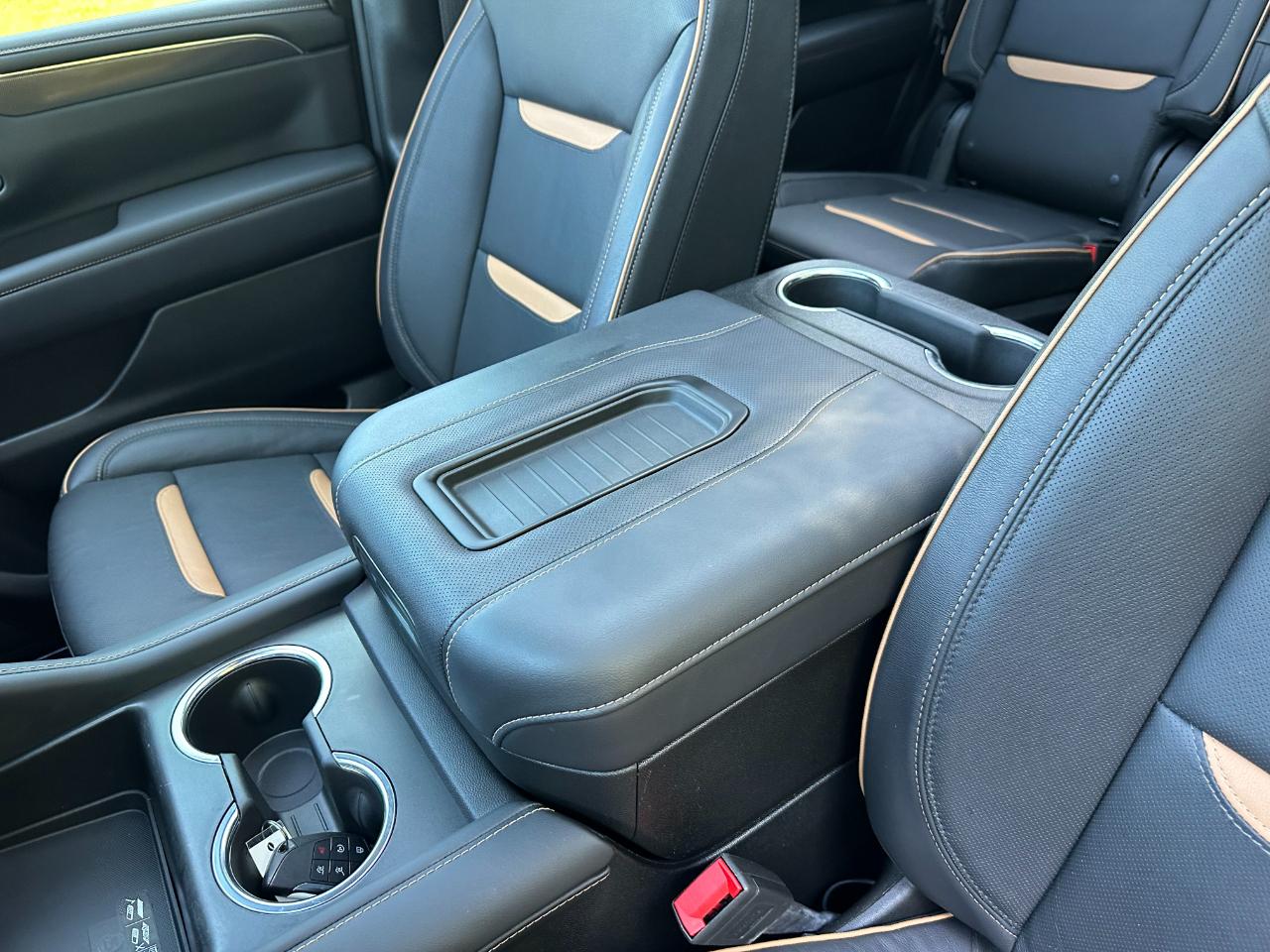GMC Yukon 4WD 4dr AT4 2024