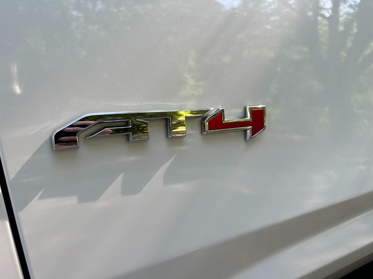 GMC Yukon 4WD 4dr AT4 2024