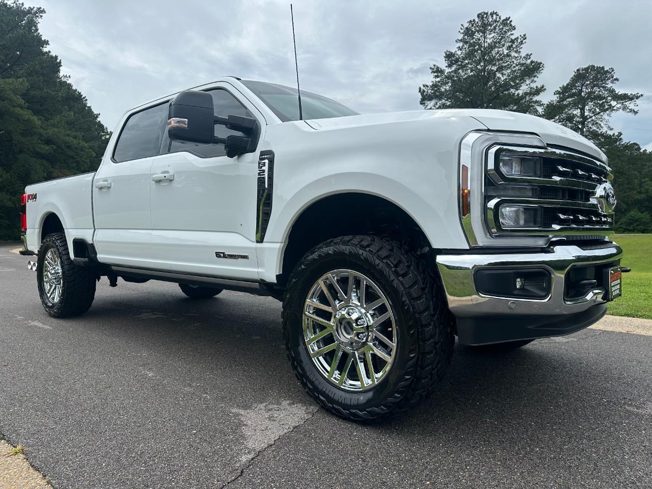 Ford Super Duty F-250 SRW Lariat 4WD Crew Cab 6.75' Box 2025