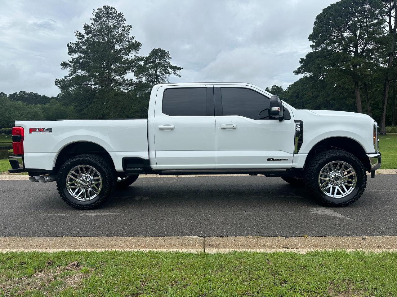 Ford Super Duty F-250 SRW Lariat 4WD Crew Cab 6.75' Box 2025
