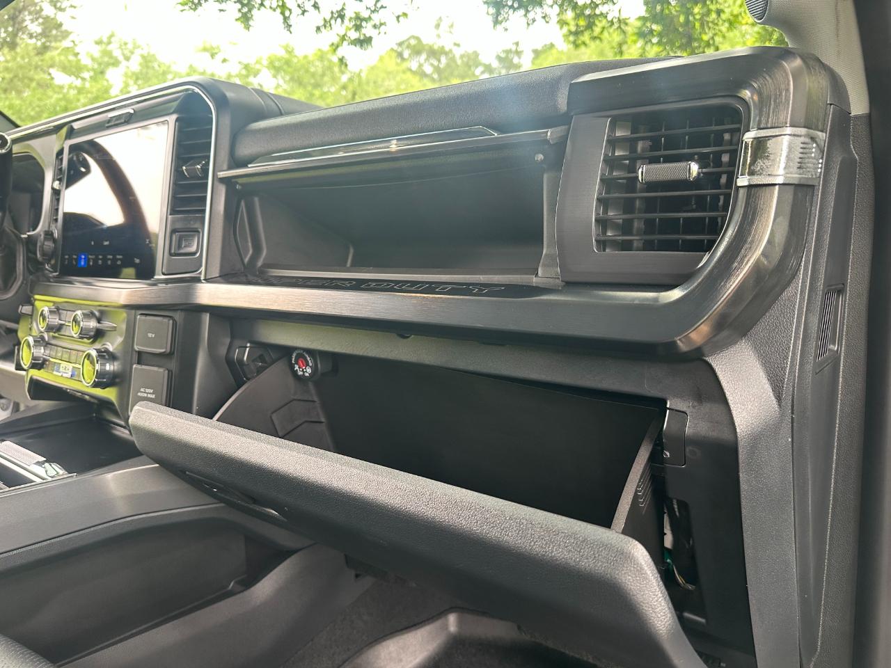 Ford Super Duty F-250 SRW Lariat 4WD Crew Cab 6.75' Box 2025