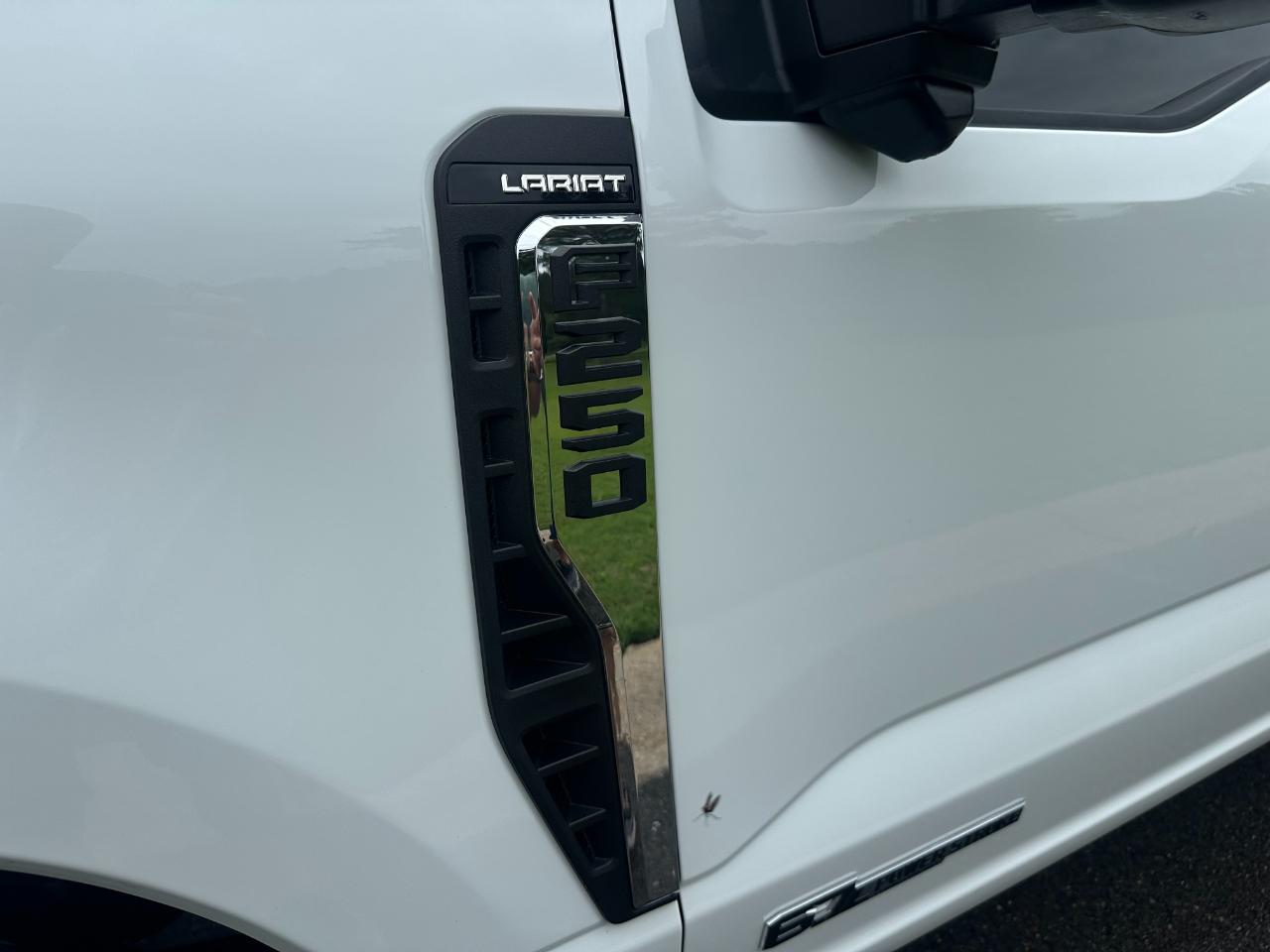 Ford Super Duty F-250 SRW Lariat 4WD Crew Cab 6.75' Box 2025