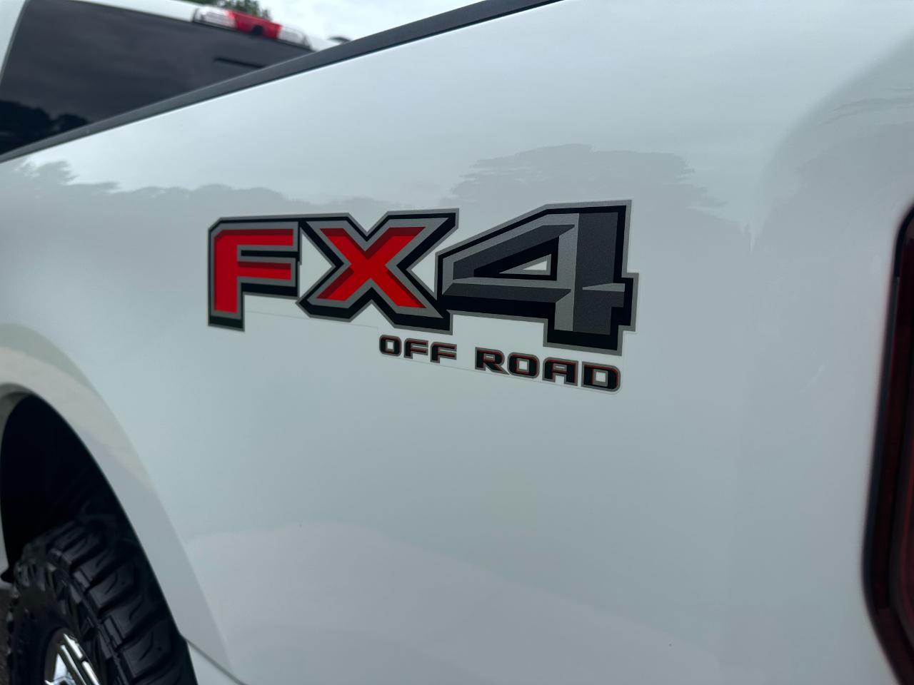 Ford Super Duty F-250 SRW Lariat 4WD Crew Cab 6.75' Box 2025