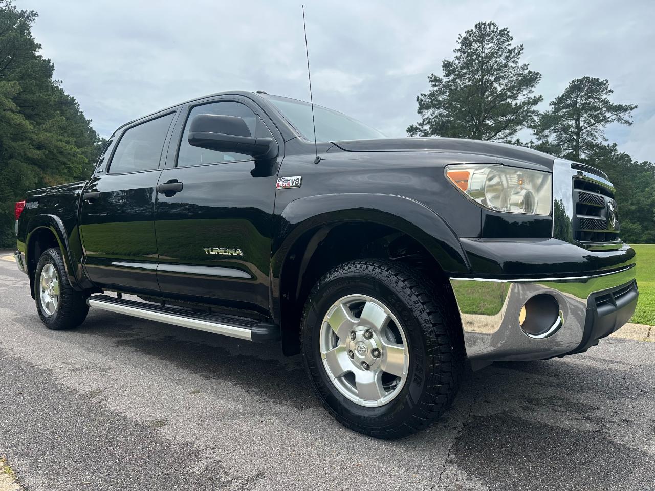 Toyota Tundra 2WD Truck CrewMax 5.7L V8 6-Spd AT (Natl) 2011