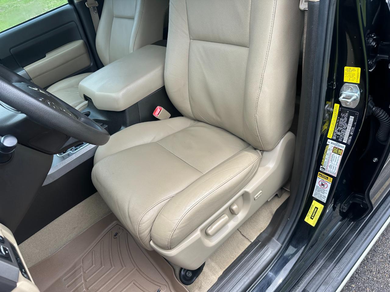 Toyota Tundra 2WD Truck CrewMax 5.7L V8 6-Spd AT (Natl) 2011