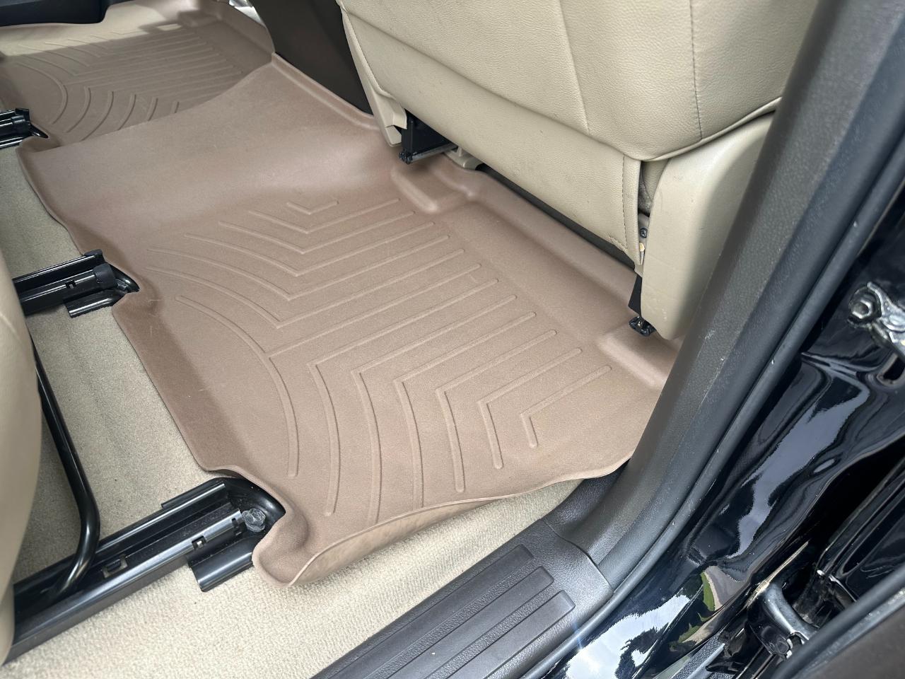 Toyota Tundra 2WD Truck CrewMax 5.7L V8 6-Spd AT (Natl) 2011