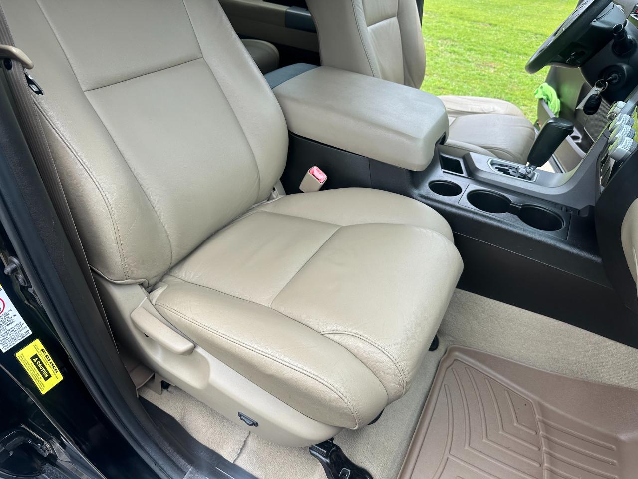 Toyota Tundra 2WD Truck CrewMax 5.7L V8 6-Spd AT (Natl) 2011